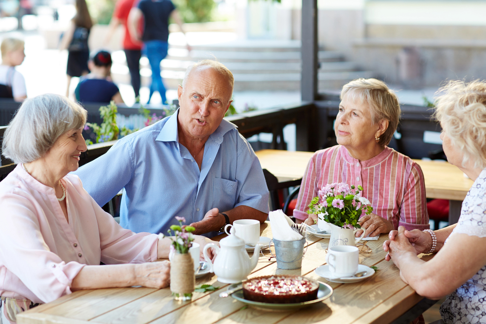 retirees eating lunch